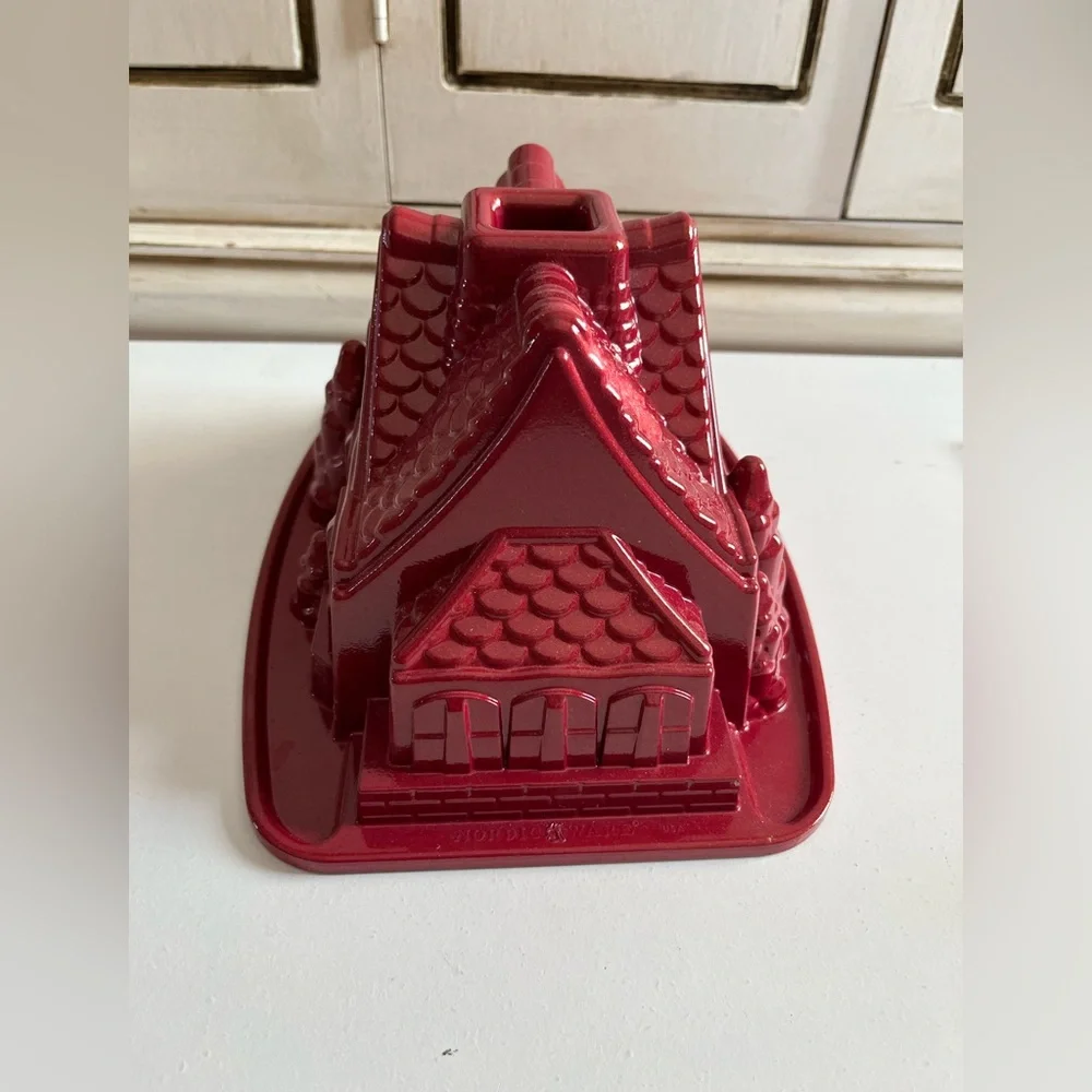 Nordic Ware red nordic